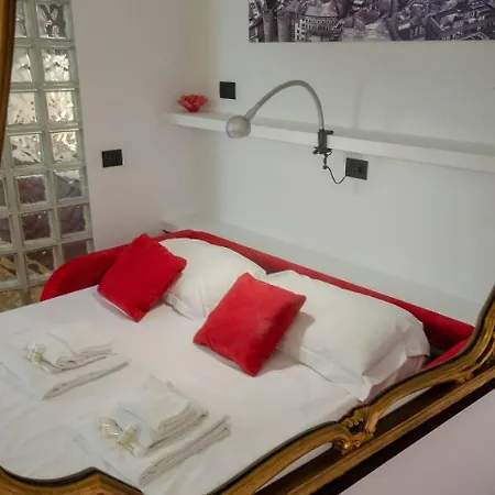 Apartment Hintown Casa Garba Vicino Via Garibaldi Genoa